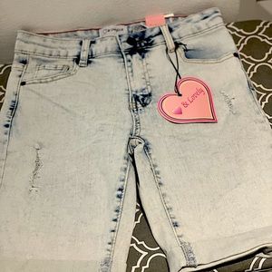 New with tag, Girls size 14 stretchy Bermuda shorts